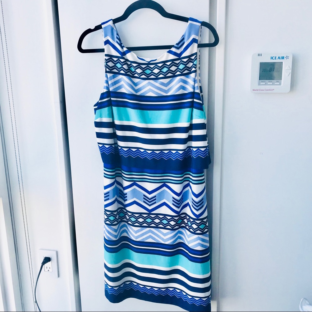 Eliza J graphic print popover jersey dress